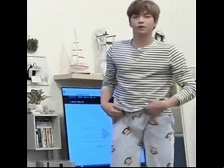 Korean Wanna Team A Few Kang Daniel Distort Lp = 'long Playing' Hawkshaw Mr Big Livelihood Increased By Slow